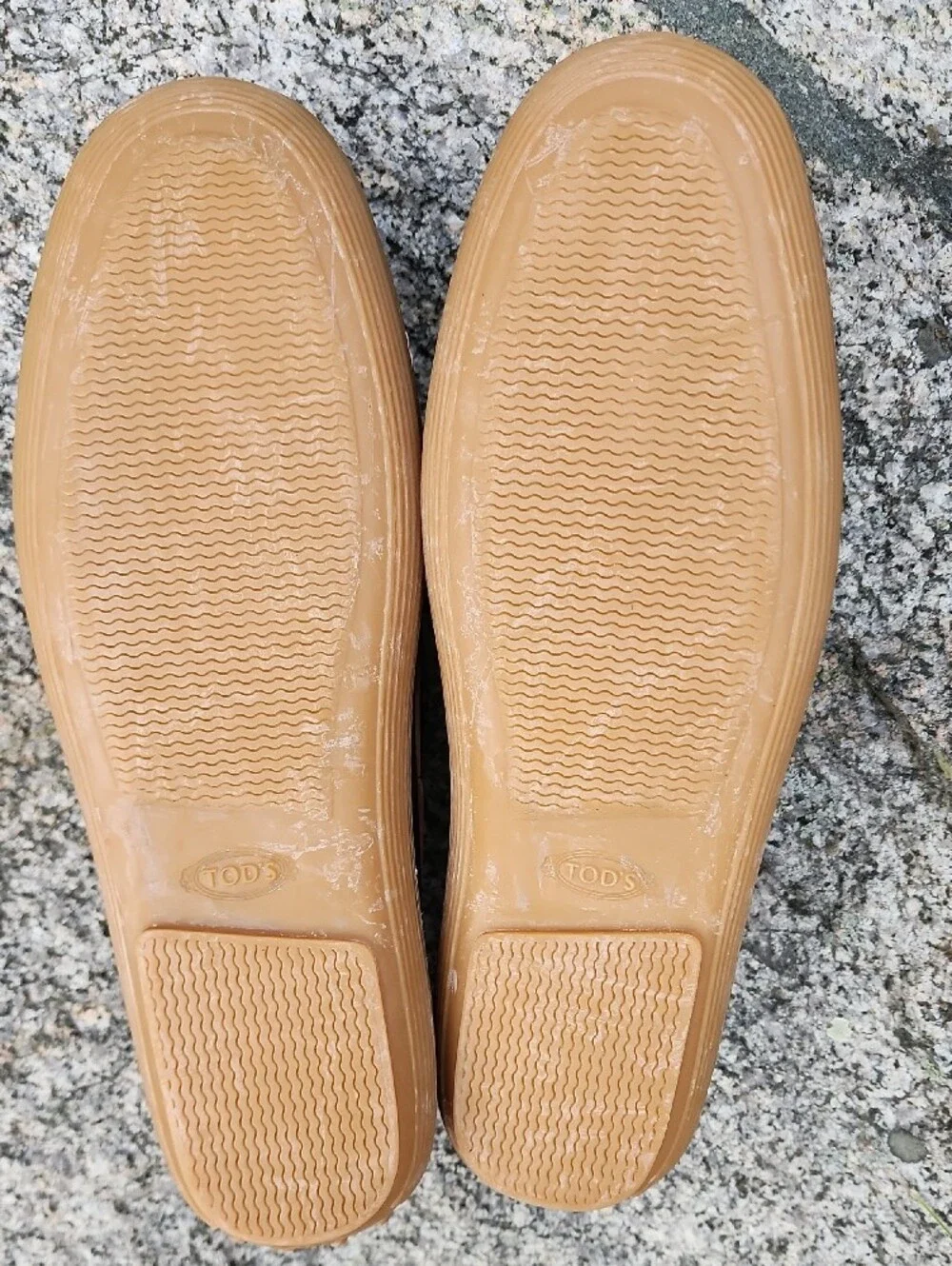 Tod's Dark Brown Leather Boat Shoes with Tan Sole Made In Italy Size 8
